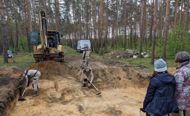 Ekshumacje szczątków ofiar egzekucji w ,,Lasach Dąbrowickich”