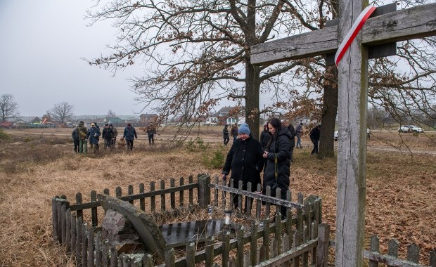 Ekshumacje w Ugłach coraz bliżej? Poszukiwania ofiar ruszają w przyszłym tygodniu