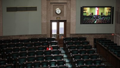 Eksmisja sprawców przemocy domowej wśród zmian w "tarczy antykryzysowej" przegłosowanych przez sejmową komisję