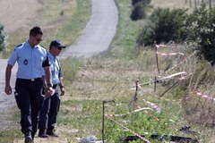 Eksperci badają miejsce katastrofy MH17