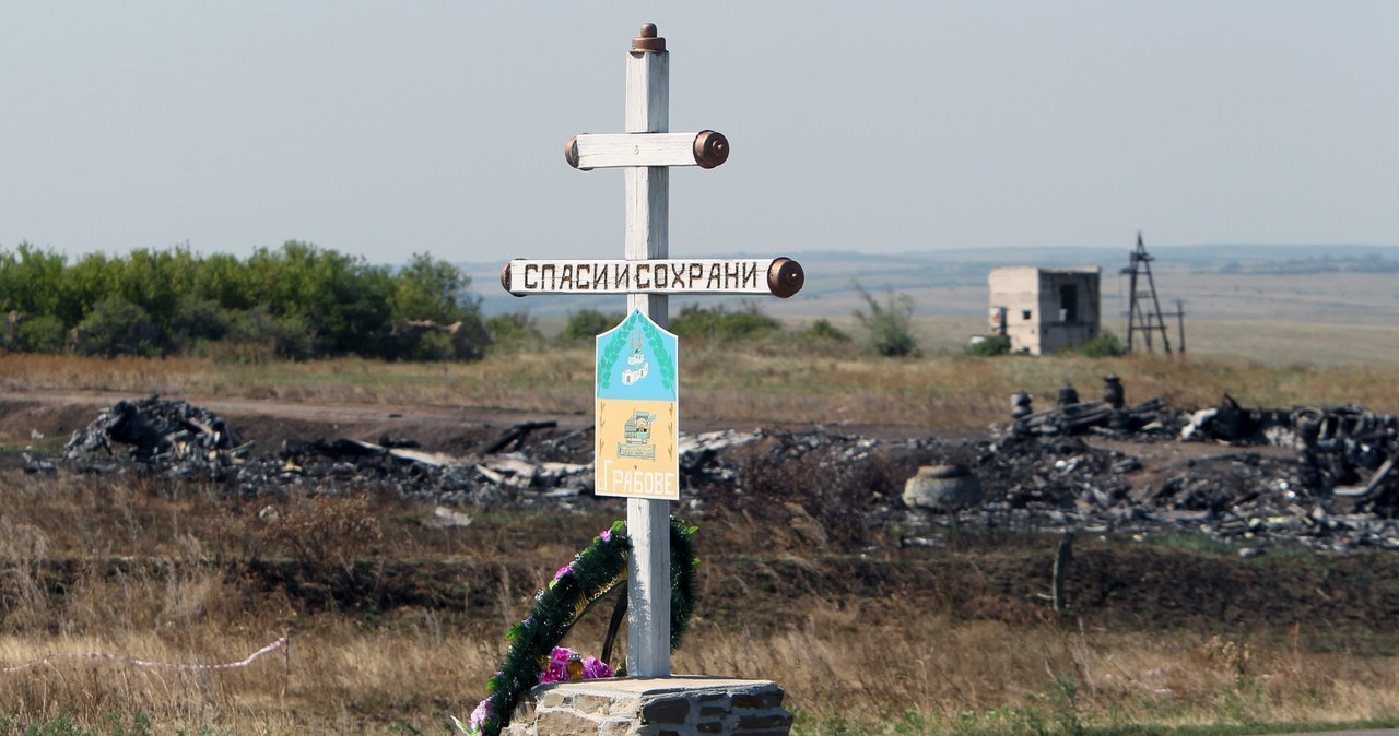 Eksperci badają miejsce katastrofy MH17