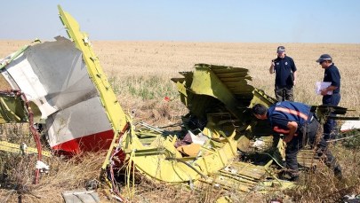 Eksperci badają miejsce katastrofy MH17