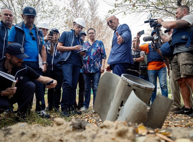 Eksperci MAEA podczas wizyty w Zaporoskiej Elektrowni Atomowej /YURI KOCHETKOV /PAP/EPA