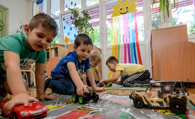 Eksperci: Maseczki są niebezpieczne dla małych dzieci