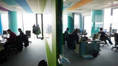 Eksperci: Open space'y generują miliardowe straty