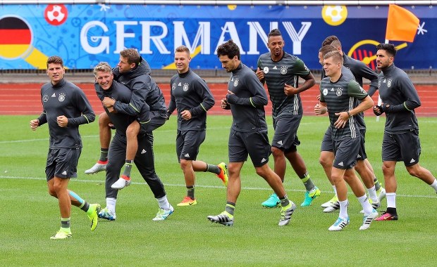 Eksperci ostrzegają: Na meczu Polska - Niemcy może pojawić się 300 chuliganów