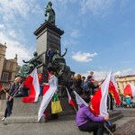 Eksperci zdradzają: To łączy Polaków od lewej do prawej 