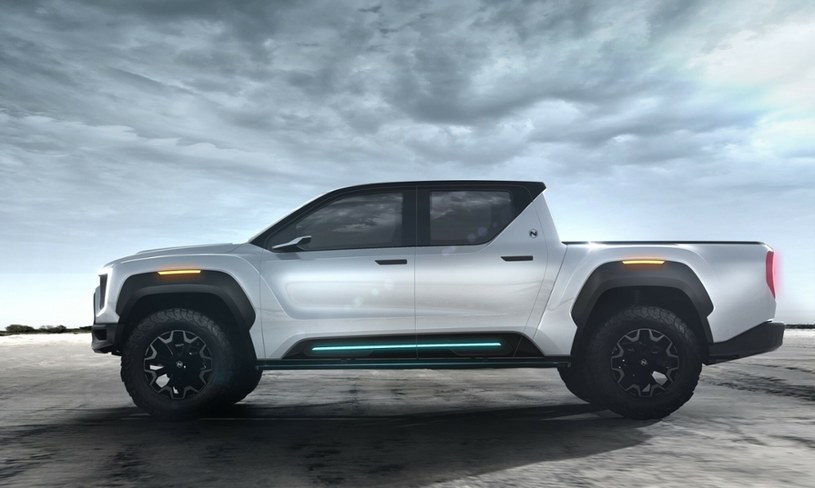 Eksperci zgadzają się, że pojazdy elektryczne są bardziej przyjazną dla klimatu opcją niż te napędzane benzyną. /Nikola Corporation/Ferrari Press/East News /East News