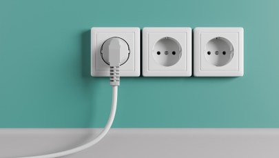 Ekspert o rządowej obniżce cen prądu: To jest wprost sprzeczne z prawem 