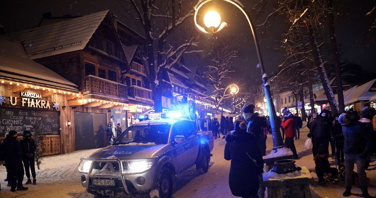 Ekspert o tłumach na Krupówkach: Zarządzanie epidemią to zawsze zarządzanie ryzykiem