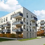Ekspert od nieruchomości: Kluczem do tańszych mieszkań w Polsce są deweloperzy