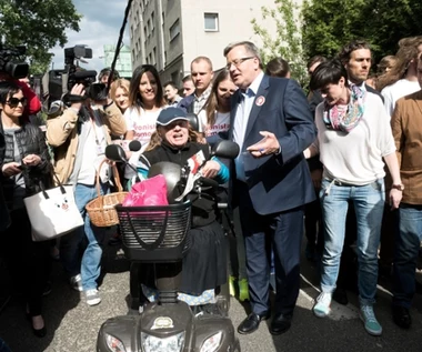 Ekspert: Sztab Komorowskiego chwyta się brzytwy 