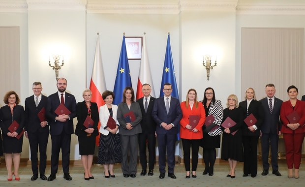 Ekspert: To, że rząd Morawieckiego stanowią w połowie kobiety, to znak, że PiS traci władzę