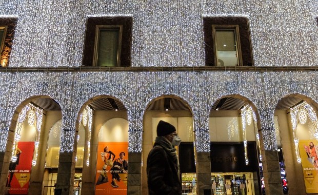 Ekspert WHO optymistycznie o powrocie do normalności w 2021 roku. Johnson ostrzega Brytyjczyków [RELACJA]