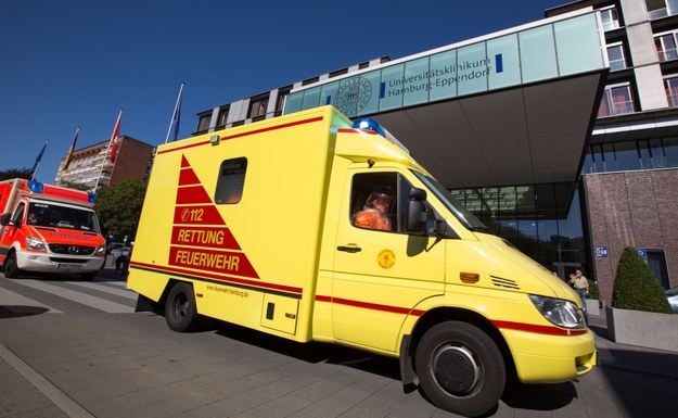 Ekspert WHO zarażony ebolą został przyjęty do szpitala w Hamburgu /GEORG WENDT /PAP/EPA