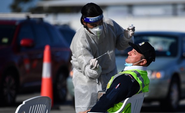 Ekspert: Wirus był jak neandertalczyk, wariant Delta jest jak Rambo