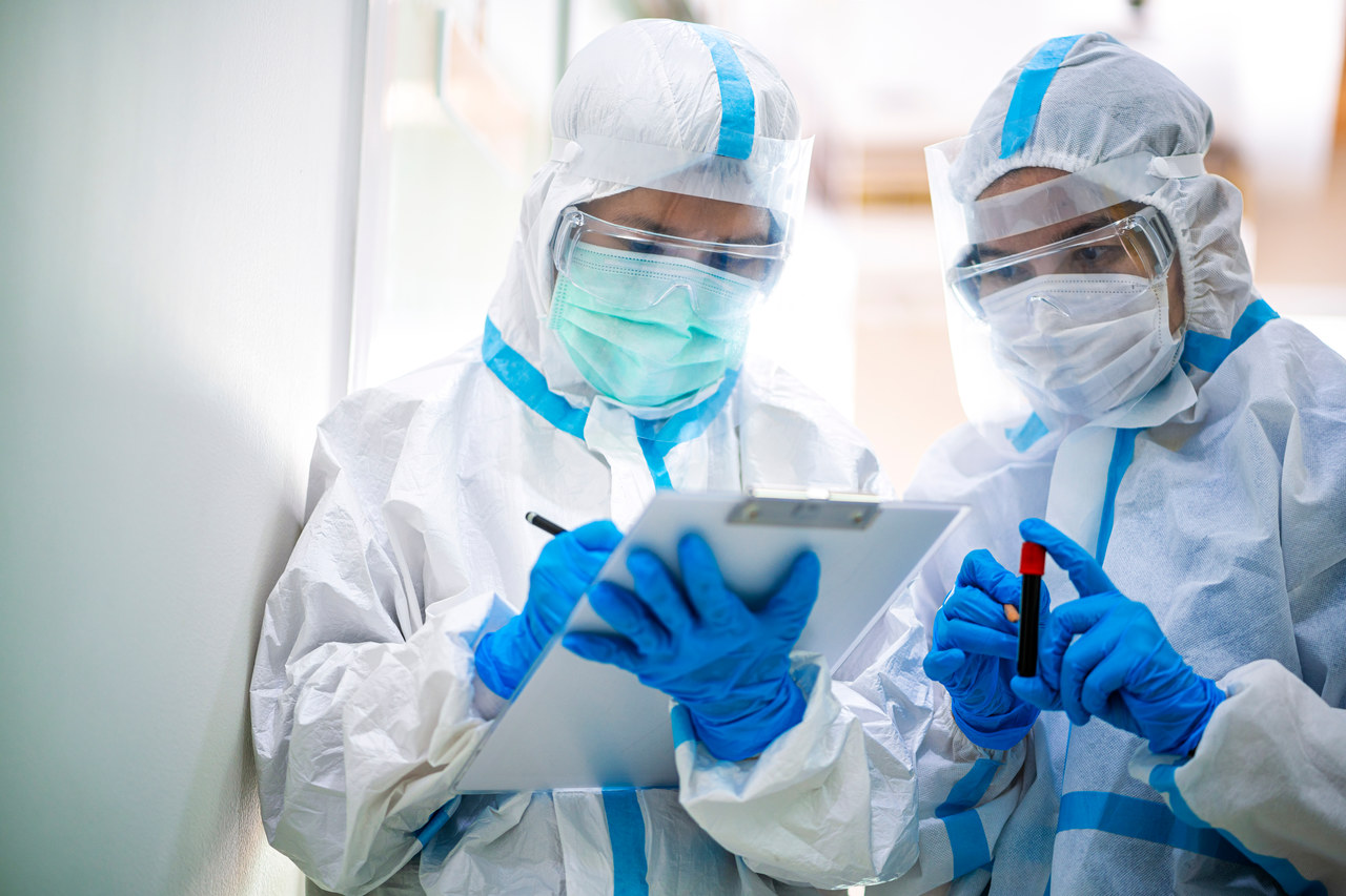 Ekspertka: Będzie coraz więcej równoczesnych zakażeń grypą i Covid-19
