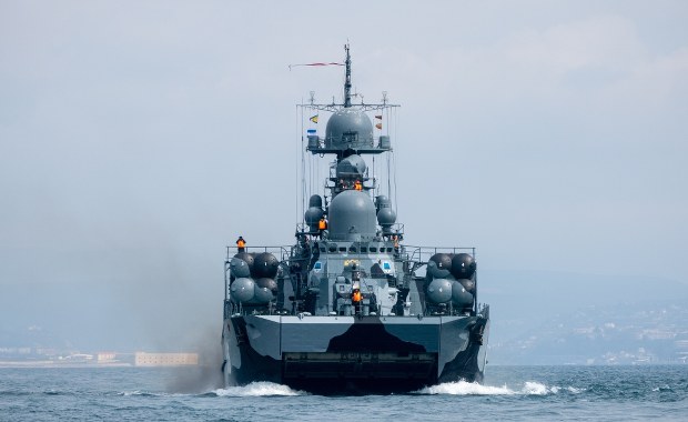 Eksperymentalny dron zaatakował rosyjski okręt rakietowy. "Znaczne uszkodzenia" 