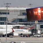 Eksplozje i strzały na lotnisku w Stambule