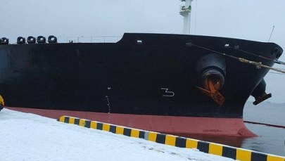 Eksplozje w maszynowni. Tankowiec z olejem opałowym osiadł na mieliźnie w Rosji