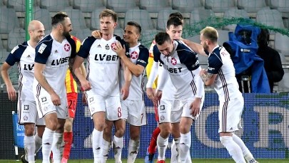 Ekstraklasa piłkarska: Korona - Wisła Kraków 2:6