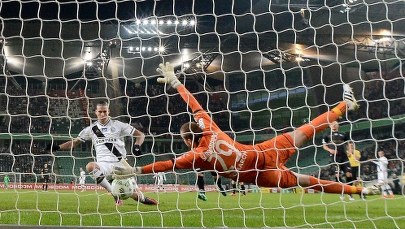Ekstraklasa piłkarska: Legia pokonuje Cracovię 2:0