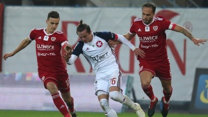 Ekstraklasa piłkarska: Piast - Wisła Kraków 2:0 