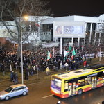 Ekstraklasa: Tłumy kibiców przed stadionem w trakcie meczu Legia - Warta