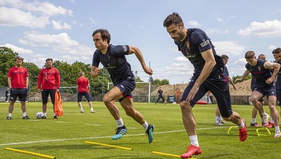 Ekstraklasę w telewizji będzie można oglądać z nagranym dopingiem