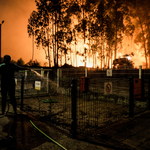 Ekstremalne zagrożenie pożarowe w Portugalii. Sześciu strażaków rannych