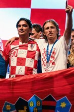 El. MŚ 2022: Rekordzista Luka Modrić zaskoczony przez kolegów z reprezentacji Chorwacji