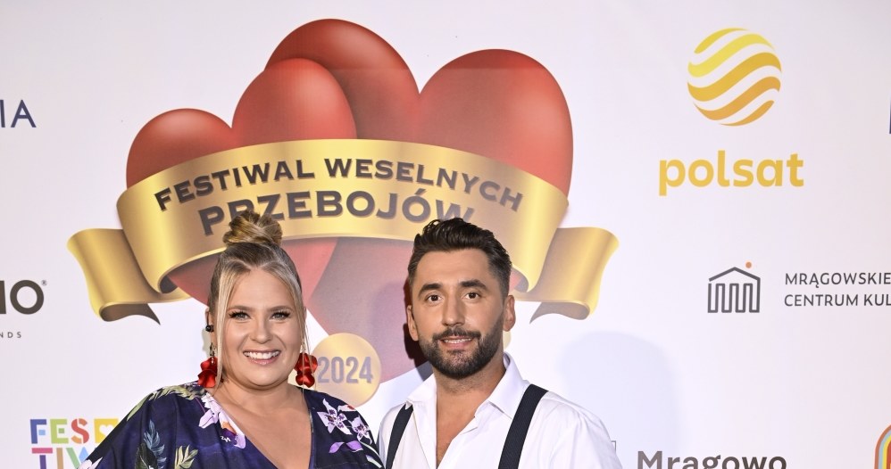 Ela Romanowska i Rafał Maserak podczas drugiego dnia Festiwalu Weselnych Przebojów. / Jacek Kurnikowski/ AKPA /AKPA