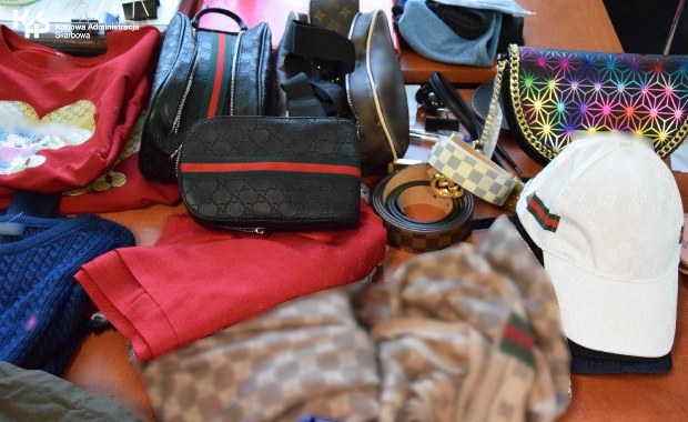 Elbląg: Markowa odzież w promocji? Nie, to były podróbki