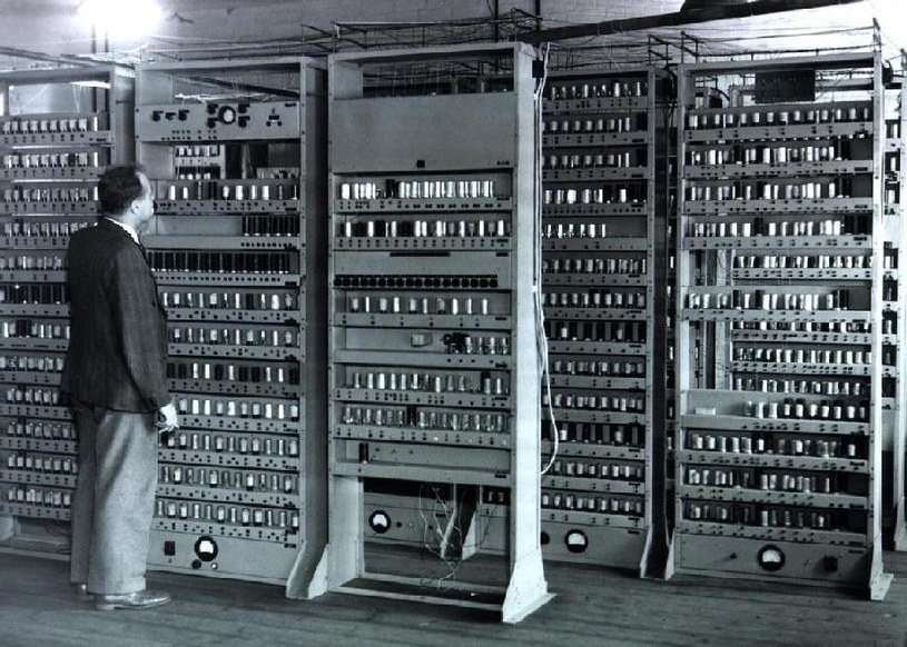 Electronic Delay Storage Automatic Calculator /University of Cambridge /Wikipedia