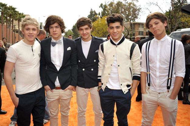 Eleganccy chłopcy z One Direction Simona Cowella - fot. John Shearer /Getty Images/Flash Press Media