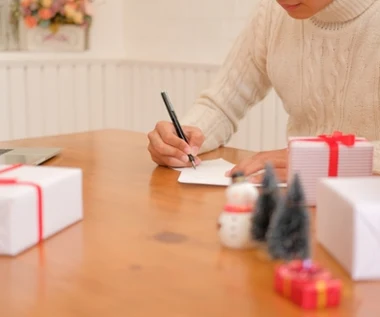 Eleganckie życzenia na święta. Idealne na kartki świąteczne i dla pracowników