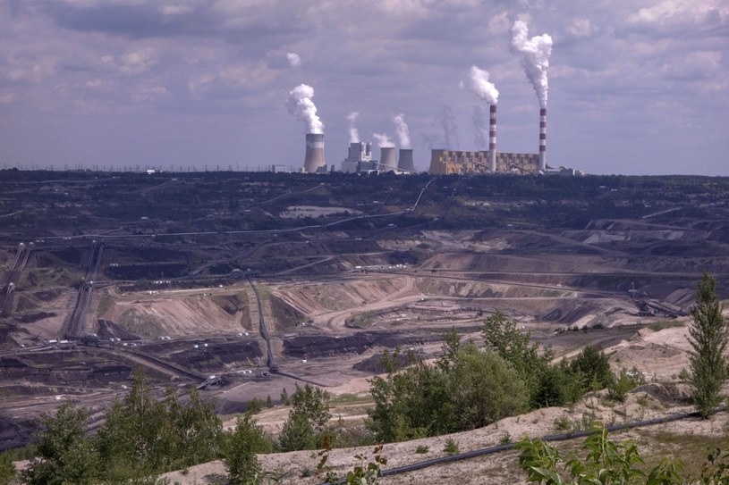 Elektrownia Bełchatów - największa w Europie elektrownia zasilana węglem /Piotr Kamionka /Reporter