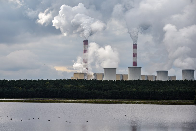 Elektrownia Bełchatów - największy pojedynczy emitent CO2 wśród elektrowni na świecie. /Aleksiej Witwicki /Agencja FORUM