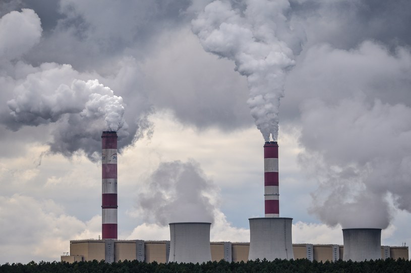 Elektrownia Bełchatów - największy pojedynczy emitent CO2 wśród elektrowni na całym świecie. /Aleksiej Witwicki /Agencja FORUM