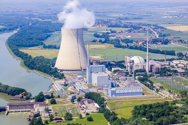 Elektrownia jądrowa Isar w Bawarii /Shutterstock