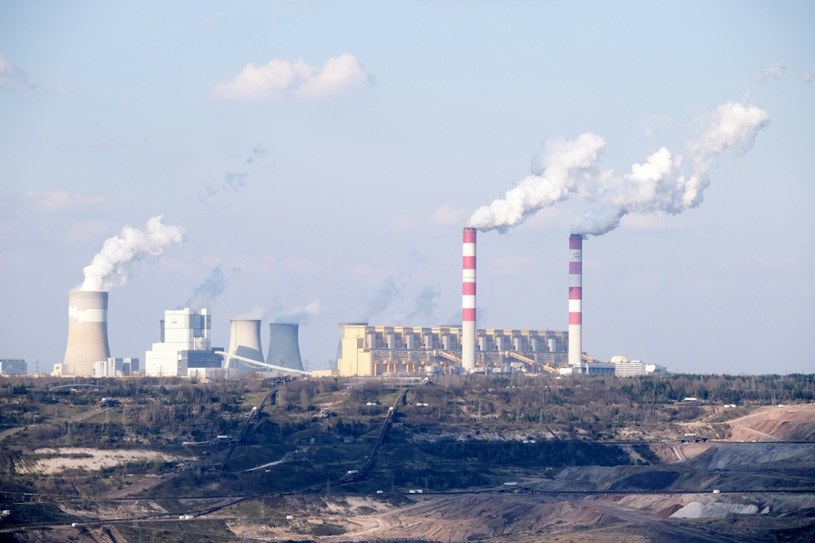 Elektrownia w Bełchatowie emituje rocznie tyle CO2, ile wszystkie samochody osobowe w Polsce /Mateusz Grochocki /East News