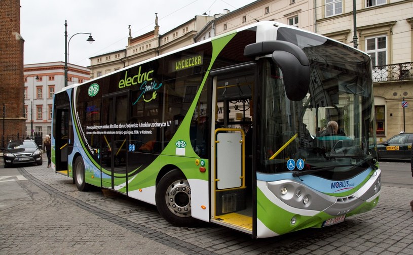 Elektryczne autobusy można spotkać już między innymi w Krakowie /Jan Graczyński /East News