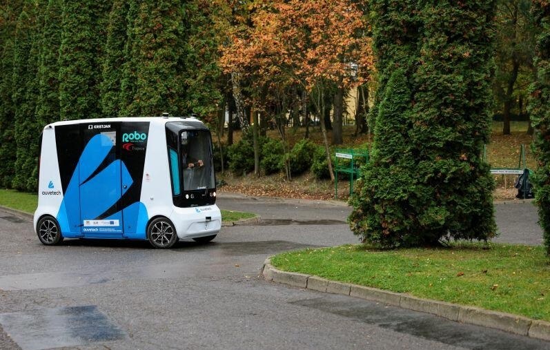 Elektryczny bus, który raz na dobę musi być ładowany, jeździ codziennie przez 5 godzin (fot. Dominik Paszliński/gdansk.pl) /Materiały prasowe