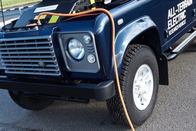 Elektryczny Land Rover Defender /Informacja prasowa