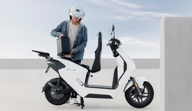 Elektryczny motocykl Hondy. Japończycy mają pomysł na problem małego zasięgu