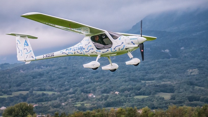 Elektryczny samolot pierwszy raz w historii odbywa loty nad Polską /Geekweek