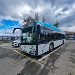 ​Elektryczny Solaris na testach w Krakowie. Głośniki imitują dźwięk silnika spalinowego