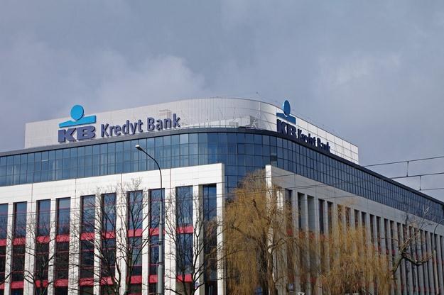 elgijska grupa planuje sprzedać Kredyt Bank i firmę Warta /fot. Marek Bazak /Super Express