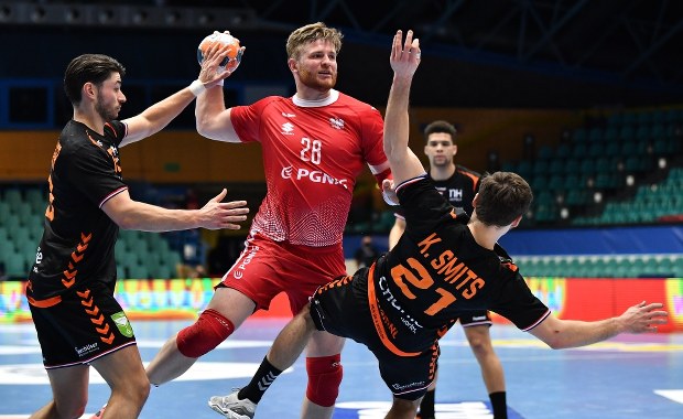 Eliminacje ME 2022: Nasi piłkarze ręczni przegrali z Holendrami. Stracili gola w ostatniej sekundzie [WIDEO]