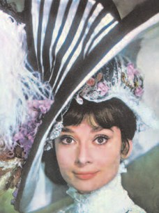 Eliza Doolittle (Audrey Hepburn) w musicalu My Fair Lady opartym na Pigmalionie, reż. G. Cukor, 1964 r. /Encyklopedia Internautica